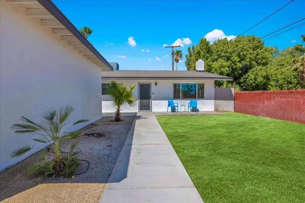 38053 Chris Drive Cathedral City, CA 92234