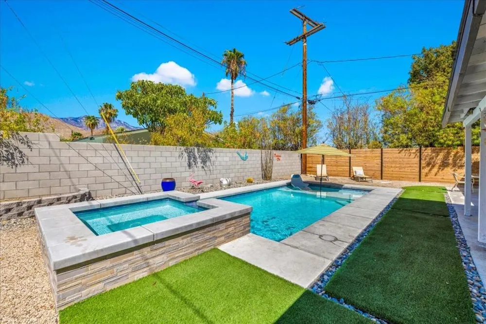 38053 Chris Drive Cathedral City, CA 92234