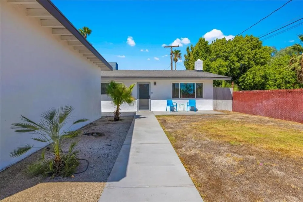 38053 Chris Drive Cathedral City, CA 92234