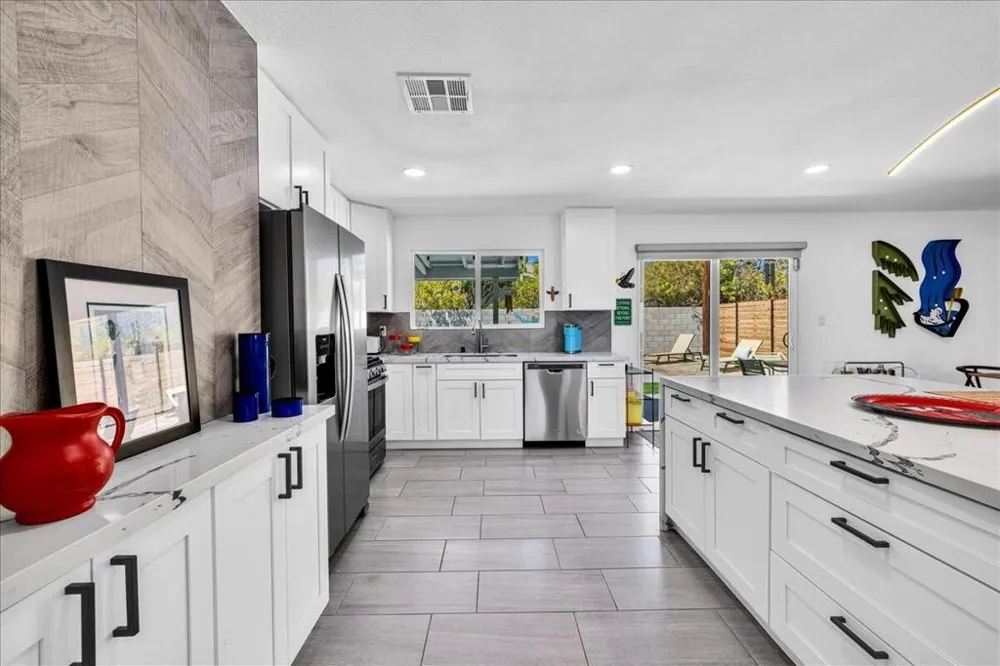 38053 Chris Drive Cathedral City, CA 92234