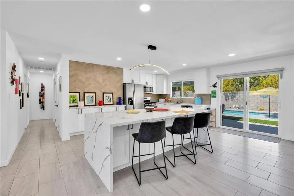 38053 Chris Drive Cathedral City, CA 92234