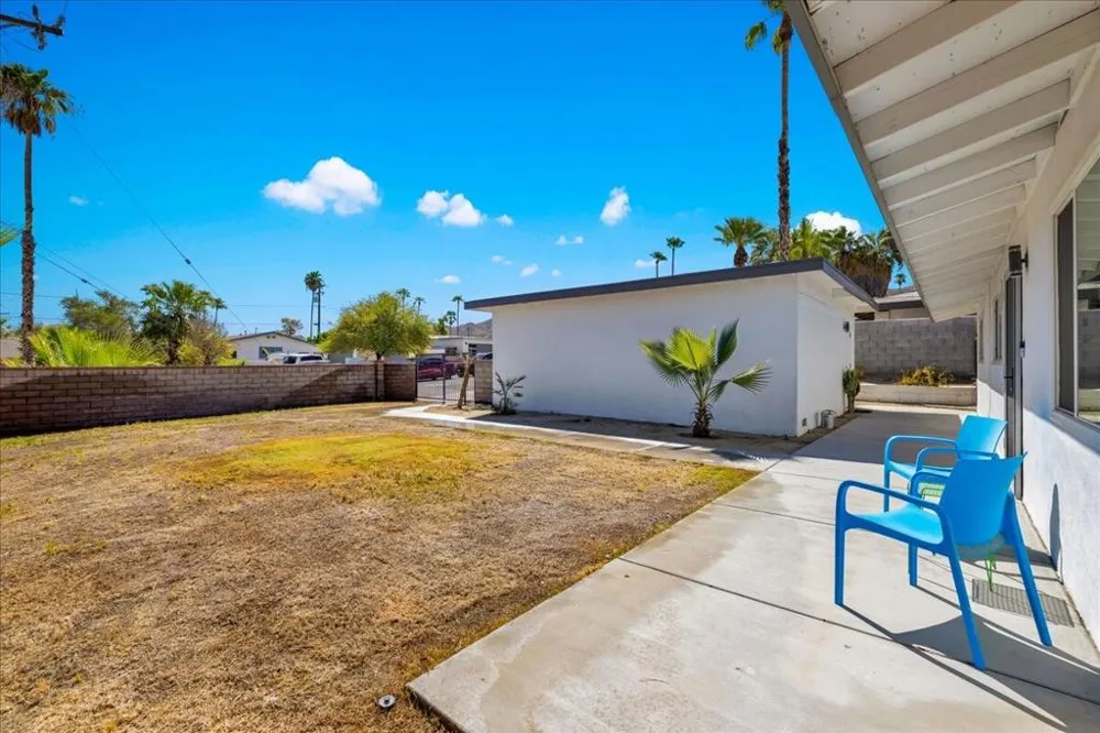 38053 Chris Drive Cathedral City, CA 92234