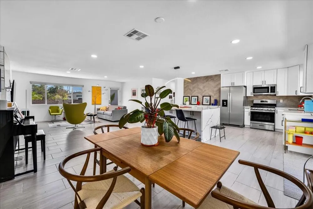 38053 Chris Drive Cathedral City, CA 92234