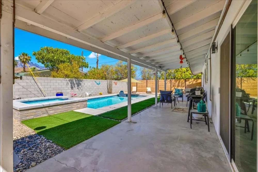 38053 Chris Drive Cathedral City, CA 92234