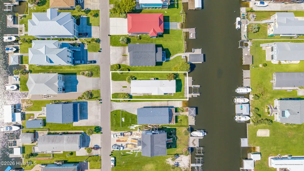 4074 4th Street Surf City, NC 28445