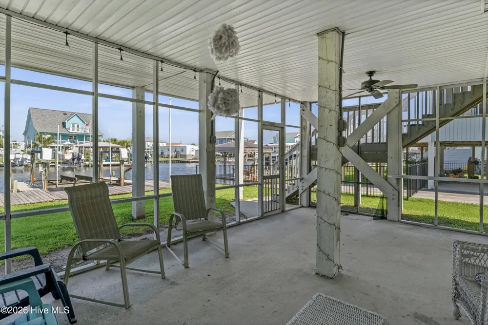 4074 4th Street Surf City, NC 28445