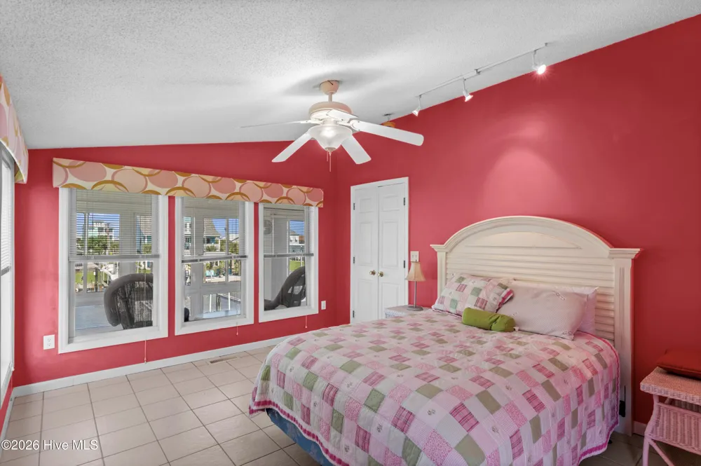 4074 4th Street Surf City, NC 28445