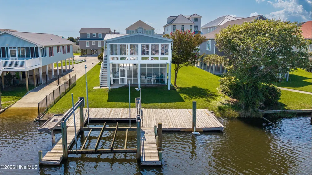 4074 4th Street Surf City, NC 28445