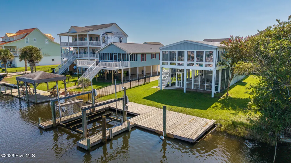 4074 4th Street Surf City, NC 28445
