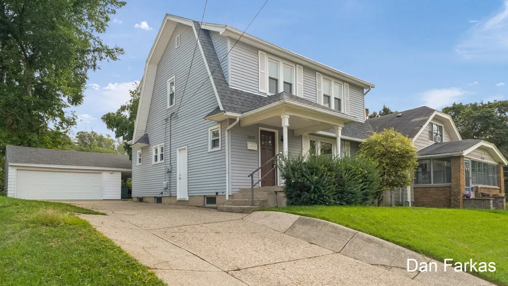 1652 Margaret Avenue SE Grand Rapids, MI 49507