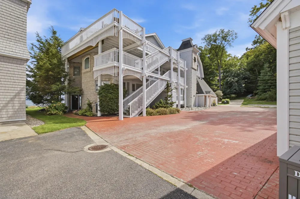 6180 Murray Road #302 Whitehall, MI 49461