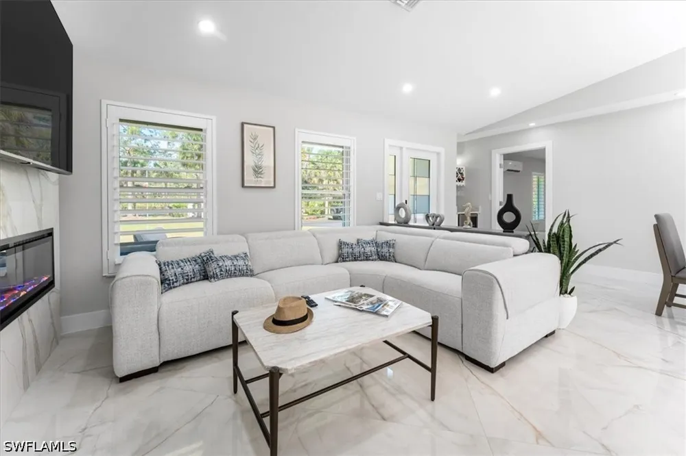 8th Street NE Naples, FL 34120