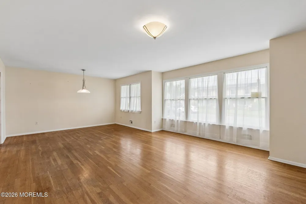 27 Springhill Drive Howell, NJ 07731