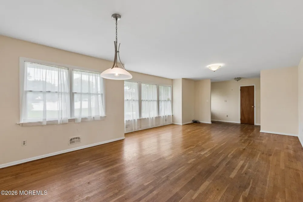 27 Springhill Drive Howell, NJ 07731