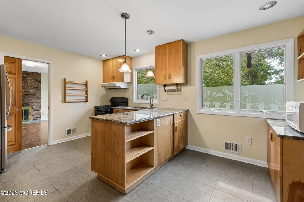 27 Springhill Drive Howell, NJ 07731