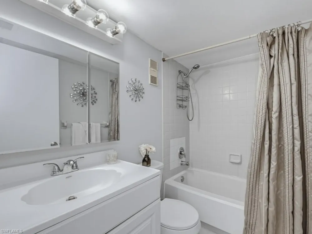 1544 Mainsail Drive #7 Naples, FL 34114