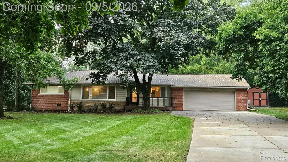 24880 Cromwell Drive Franklin Village, MI 48025