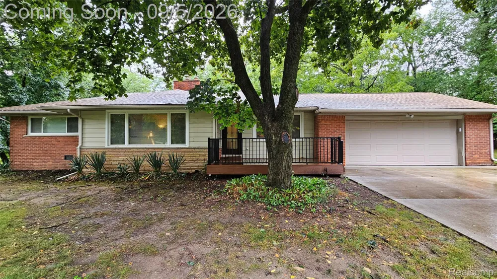 24880 Cromwell Drive Franklin Village, MI 48025