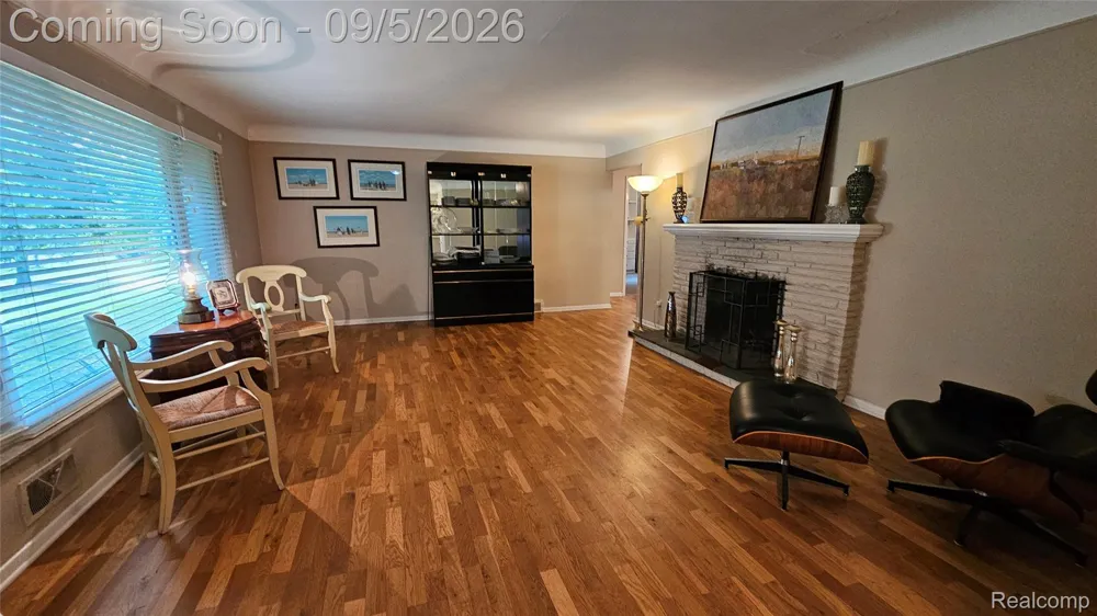 24880 Cromwell Drive Franklin Village, MI 48025