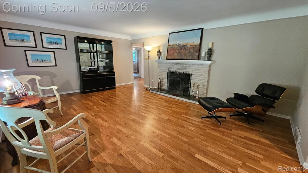 24880 Cromwell Drive Franklin Village, MI 48025