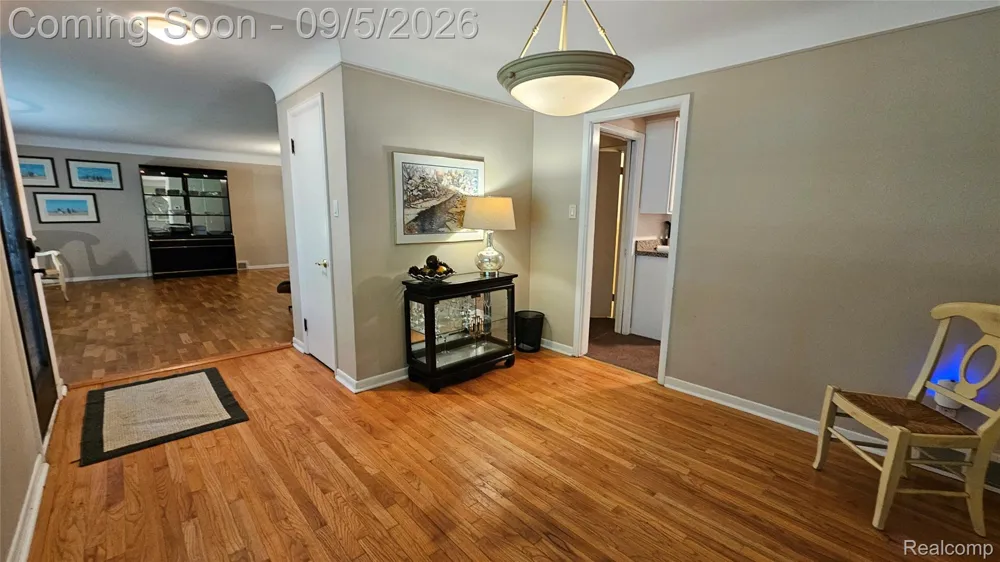 24880 Cromwell Drive Franklin Village, MI 48025