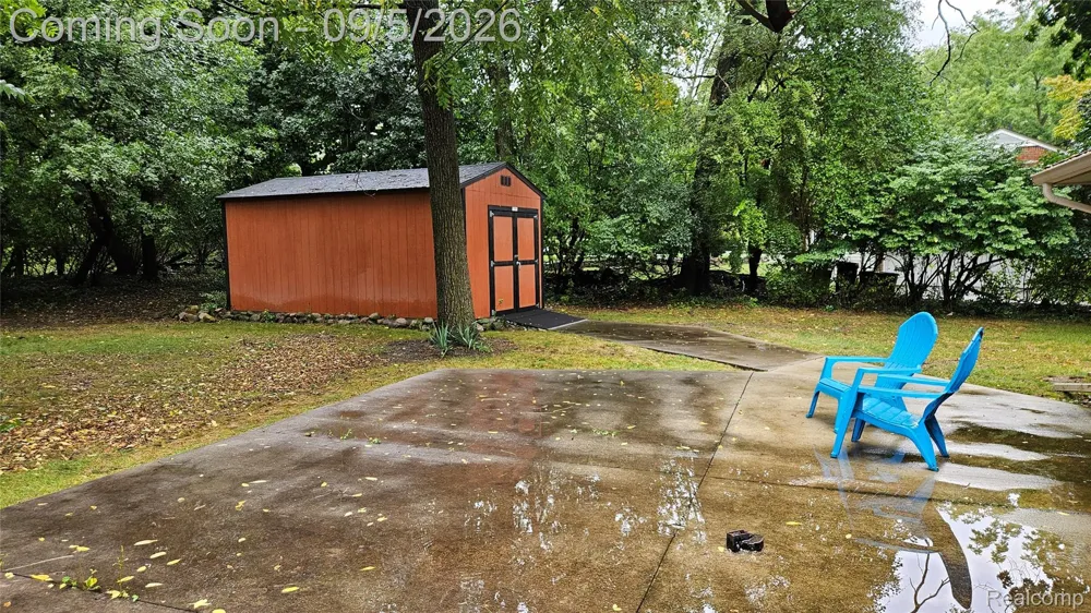 24880 Cromwell Drive Franklin Village, MI 48025