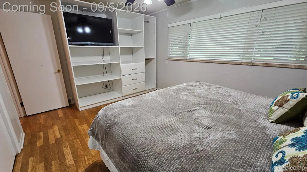 24880 Cromwell Drive Franklin Village, MI 48025