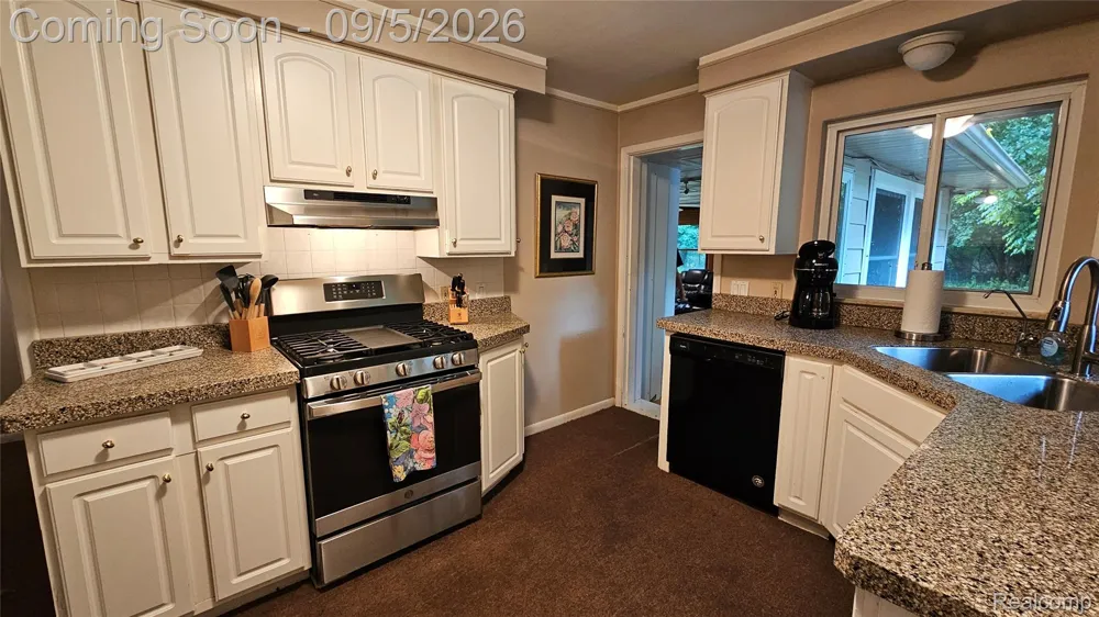 24880 Cromwell Drive Franklin Village, MI 48025