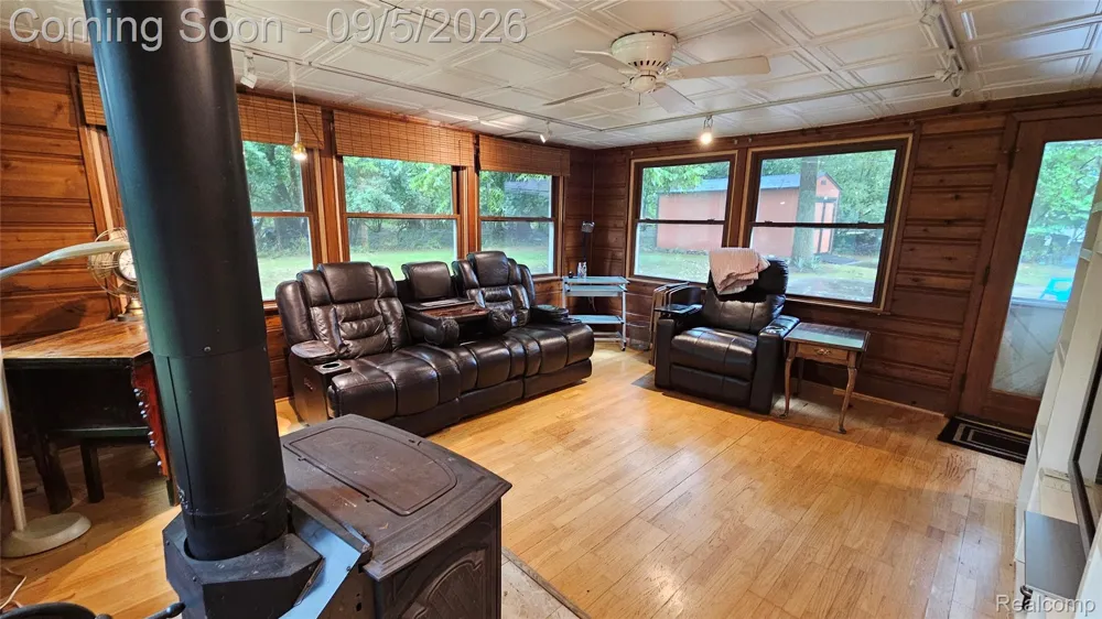 24880 Cromwell Drive Franklin Village, MI 48025