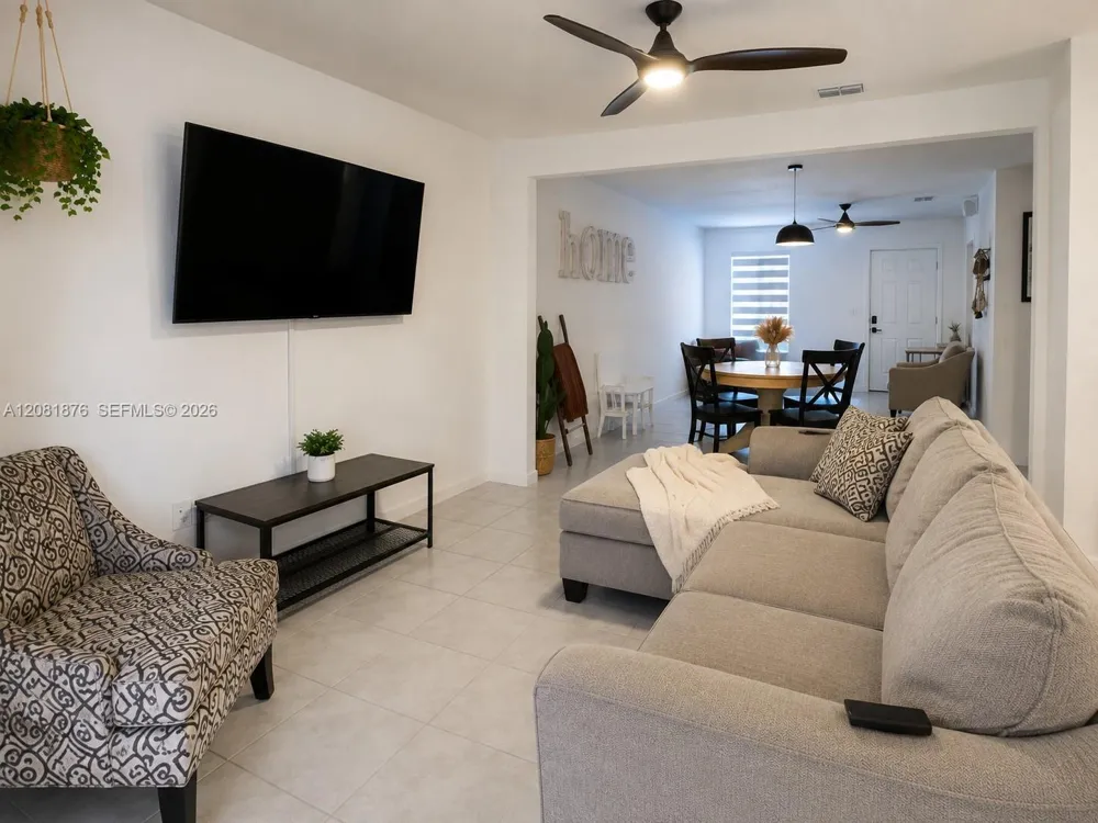 489 NE 4th St Florida City, FL 33034