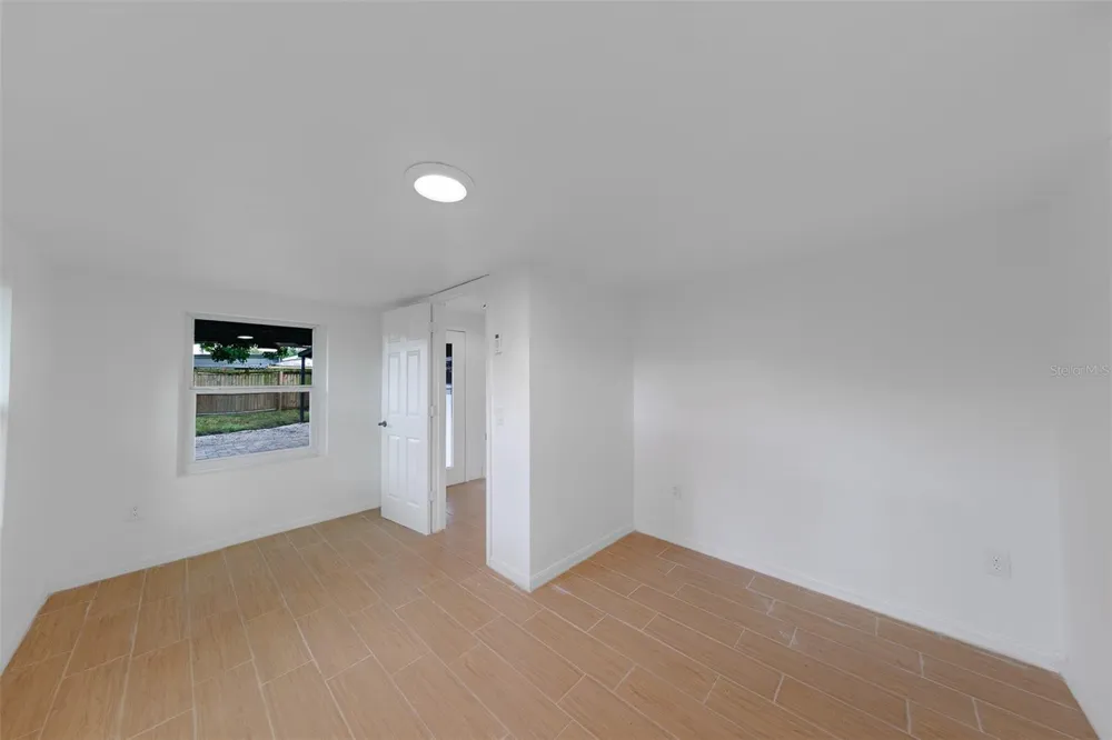 8122 LARK STREET Seminole, FL 33777