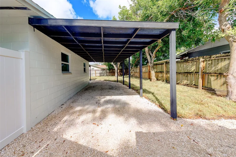 8122 LARK STREET Seminole, FL 33777