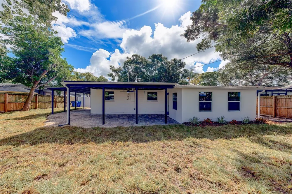 8122 LARK STREET Seminole, FL 33777