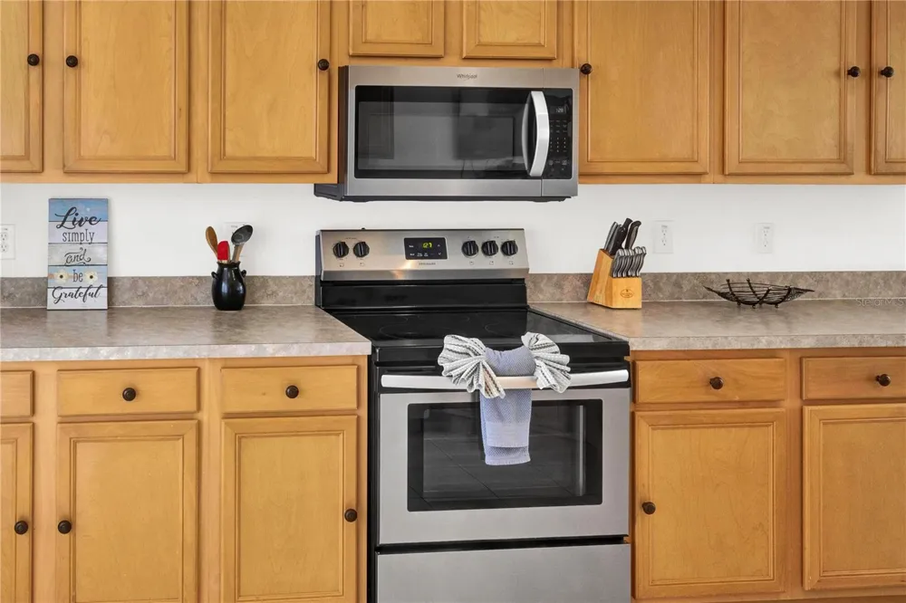 123 MINNIEHAHA CIRCLE Haines City, FL 33844