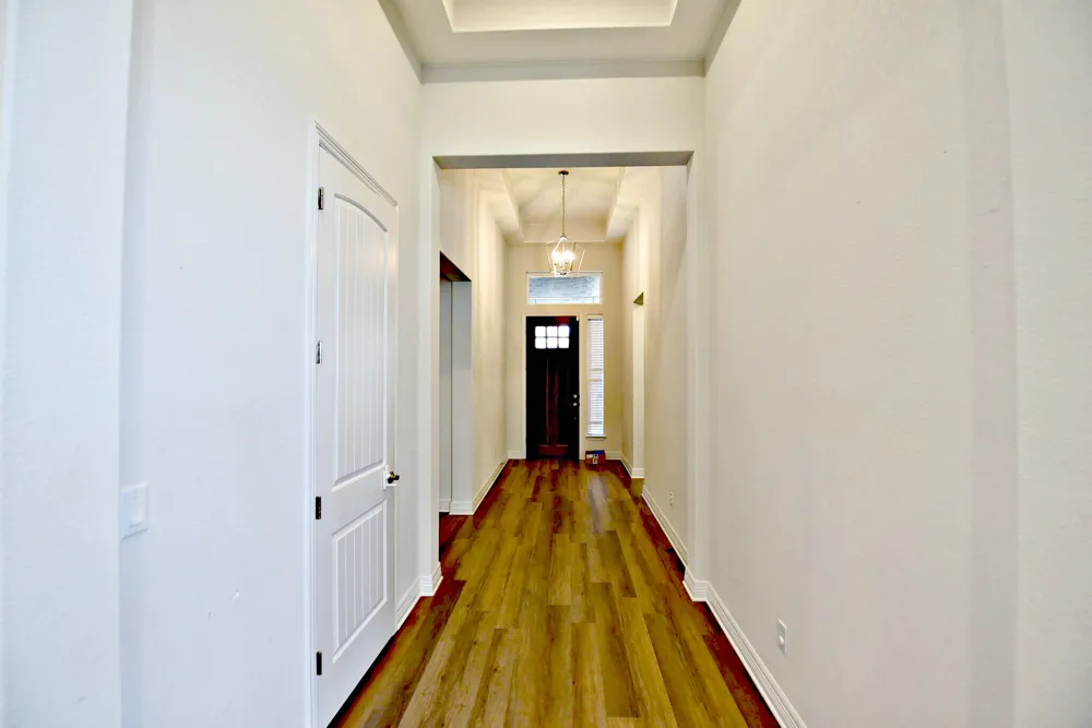 2220 Airport Drive Leander, TX 78641