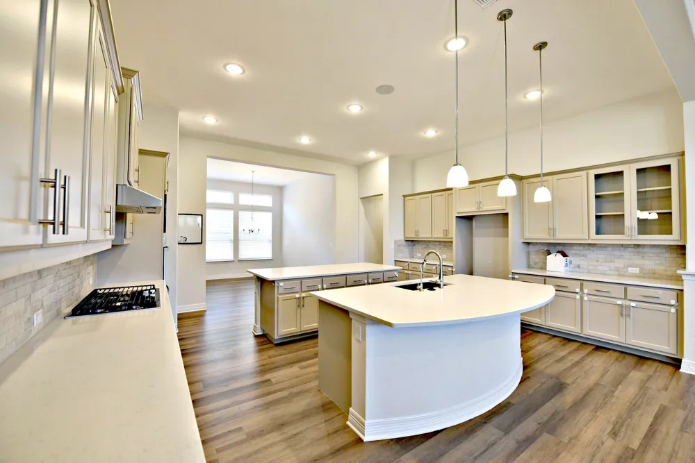 2220 Airport Drive Leander, TX 78641