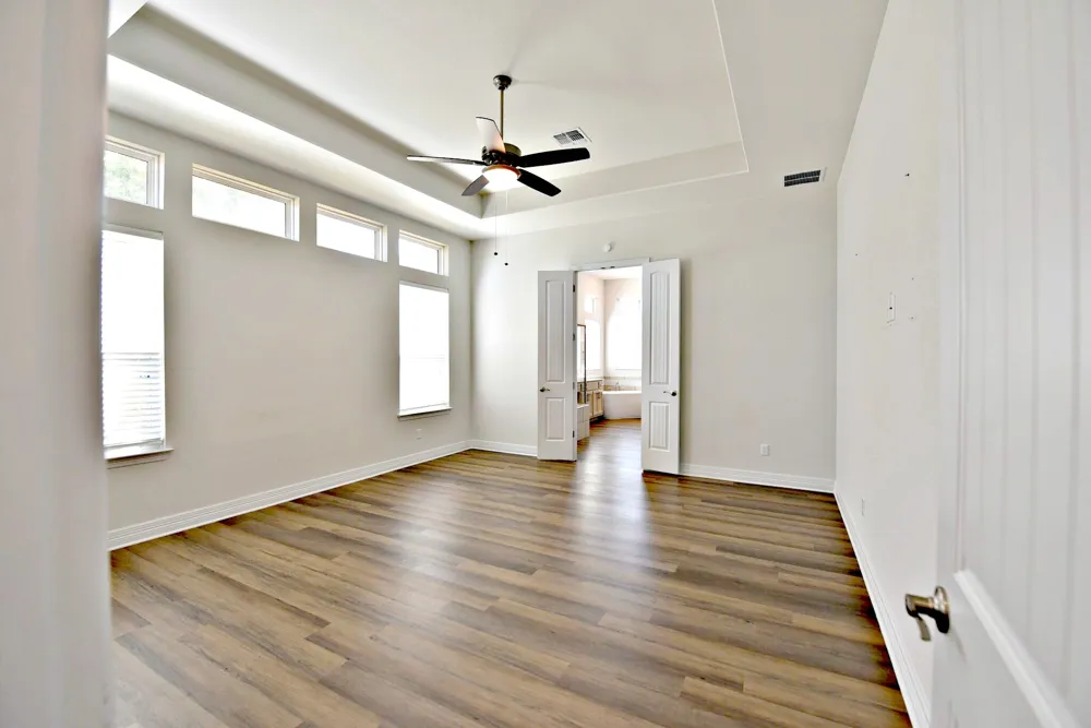 2220 Airport Drive Leander, TX 78641