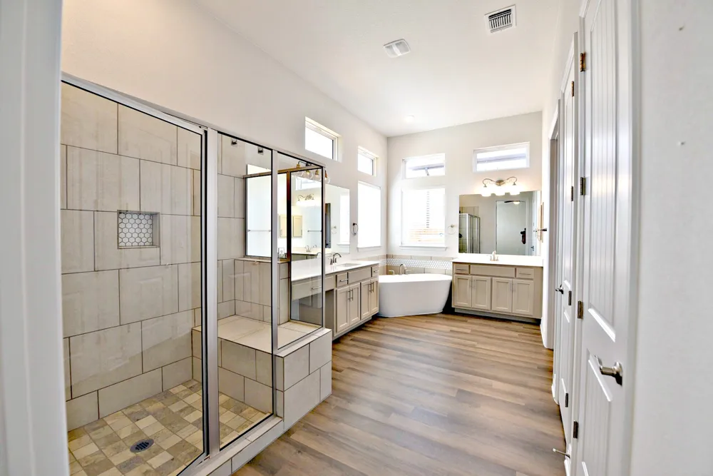 2220 Airport Drive Leander, TX 78641