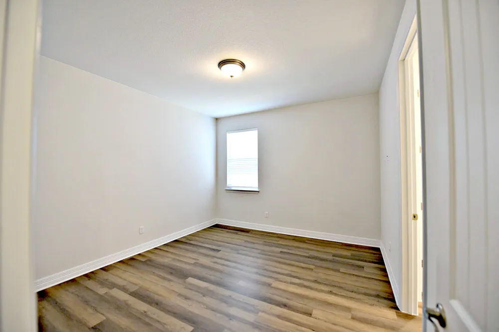 2220 Airport Drive Leander, TX 78641