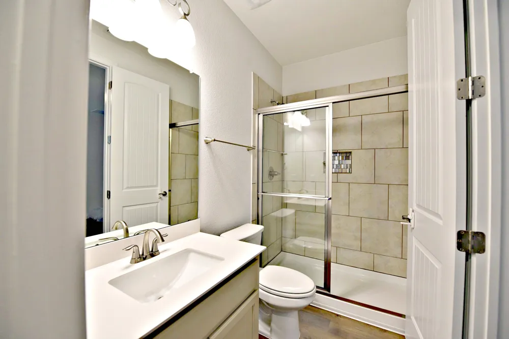 2220 Airport Drive Leander, TX 78641