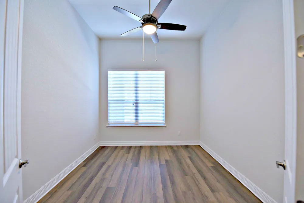 2220 Airport Drive Leander, TX 78641