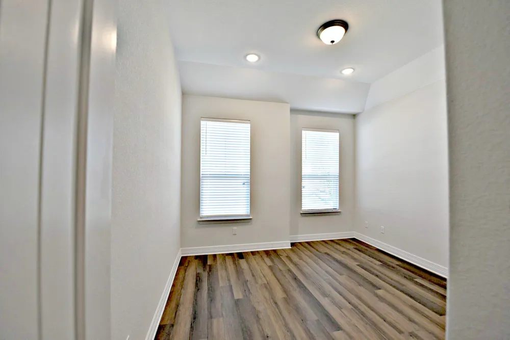 2220 Airport Drive Leander, TX 78641