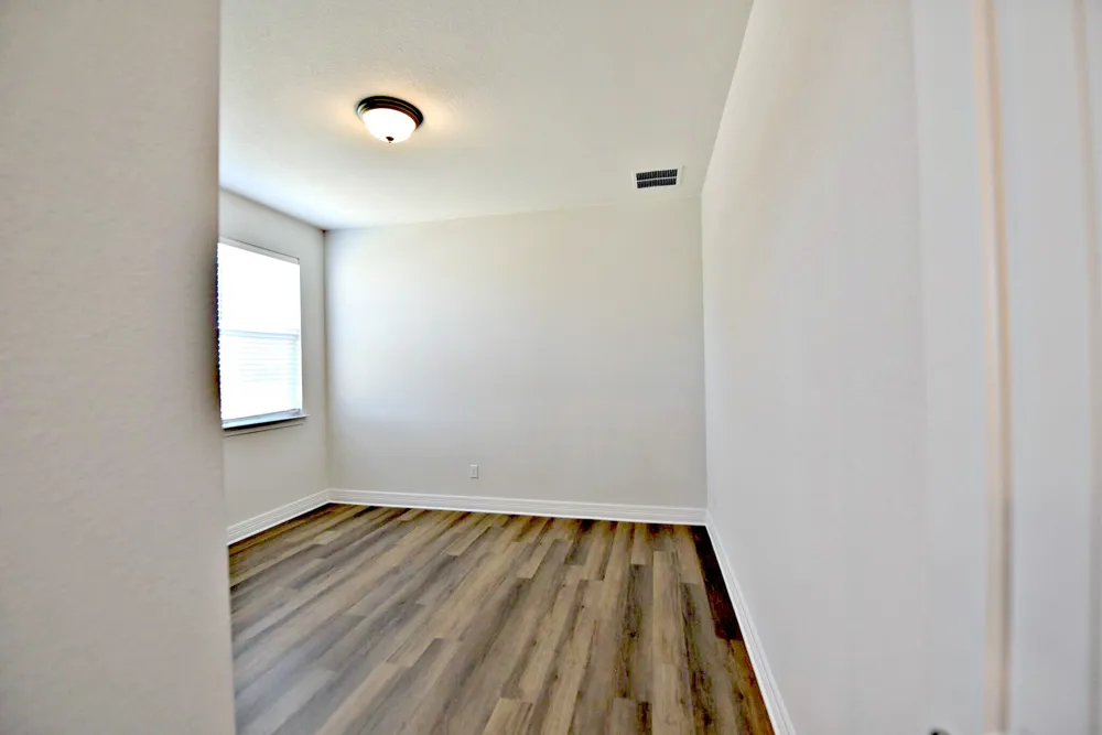 2220 Airport Drive Leander, TX 78641