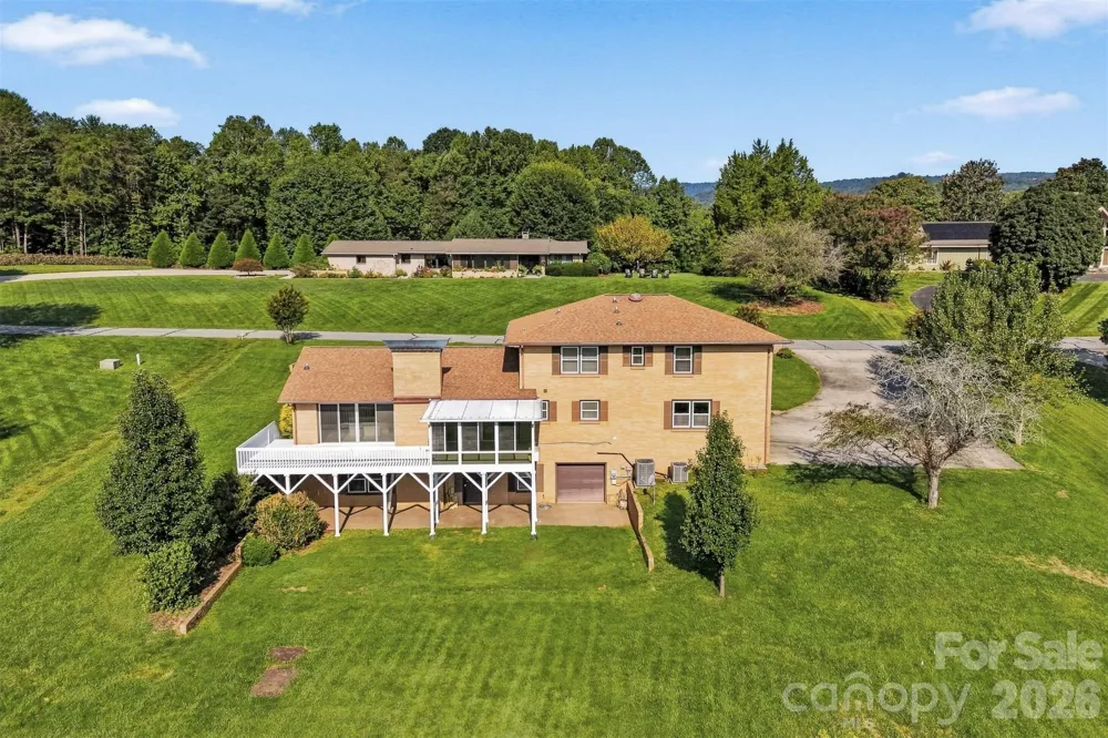 2796 Lakeview Drive Lenoir, NC 28645