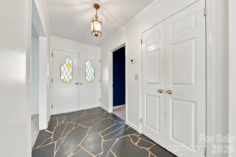 2796 Lakeview Drive Lenoir, NC 28645