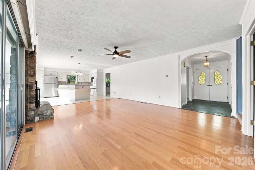 2796 Lakeview Drive Lenoir, NC 28645