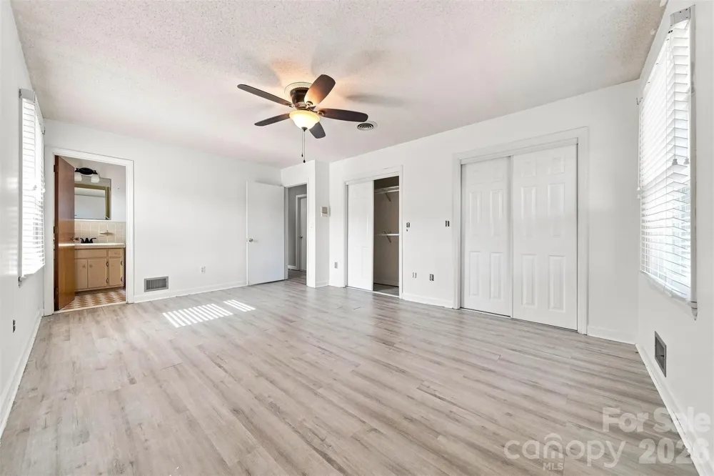 2796 Lakeview Drive Lenoir, NC 28645