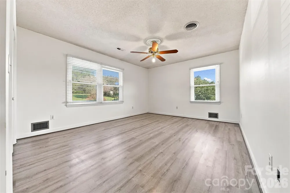 2796 Lakeview Drive Lenoir, NC 28645