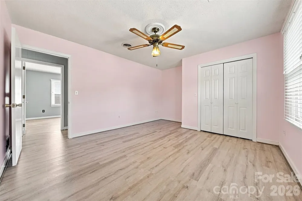 2796 Lakeview Drive Lenoir, NC 28645