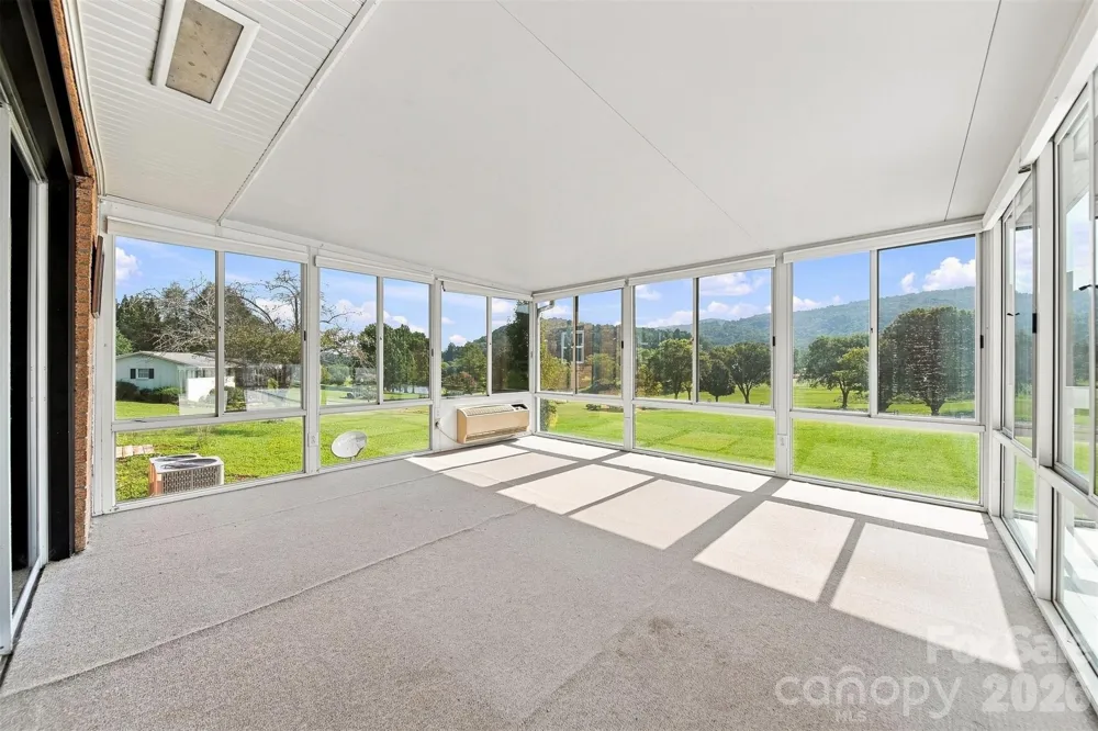 2796 Lakeview Drive Lenoir, NC 28645